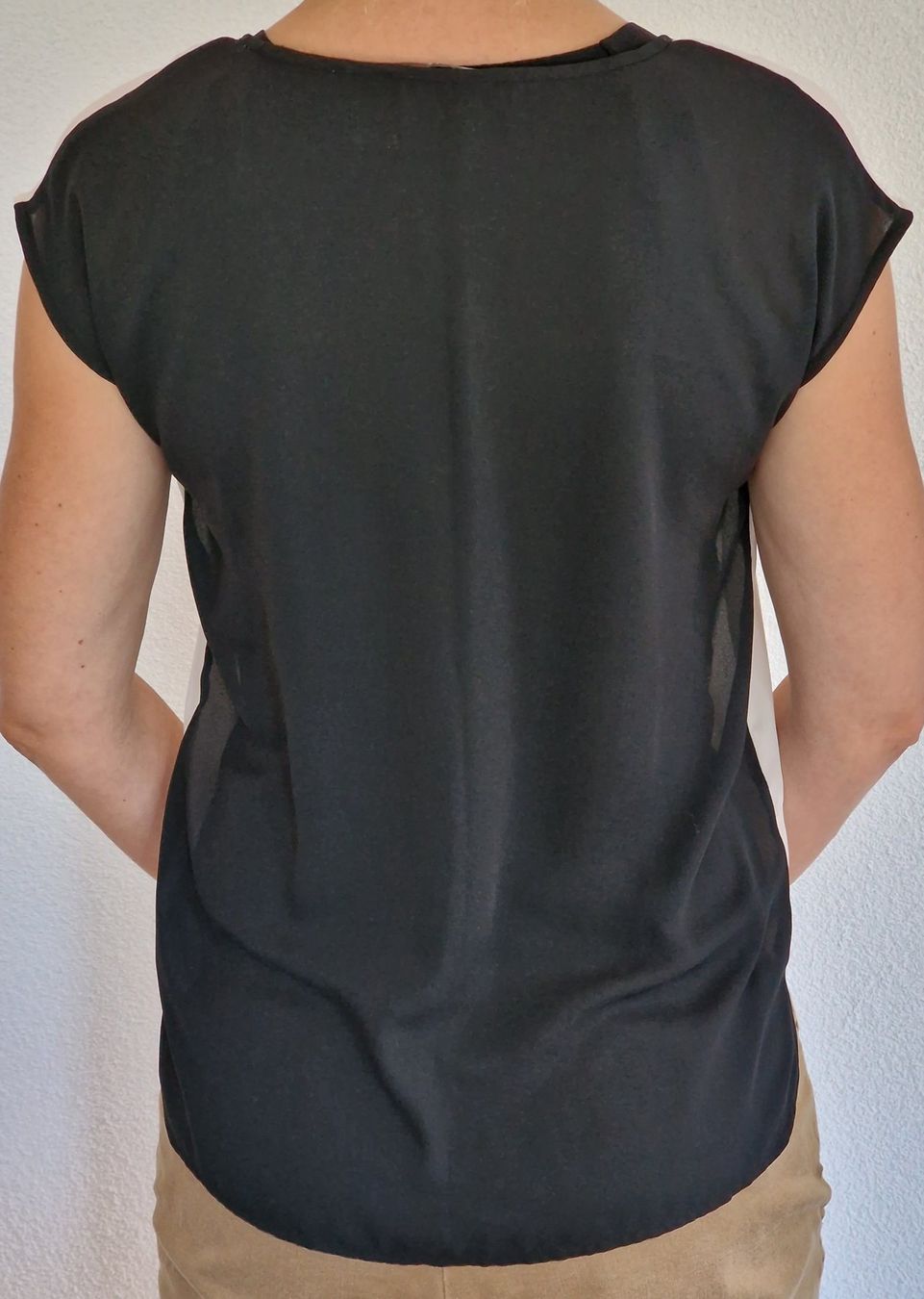 Esprit Camicette: Bluse Esprit locker fallend schwarz / weiss Gr. 34 neuwertig – Nuovo (secondo la descrizione) da Nebikon venduto da Japostyle 1