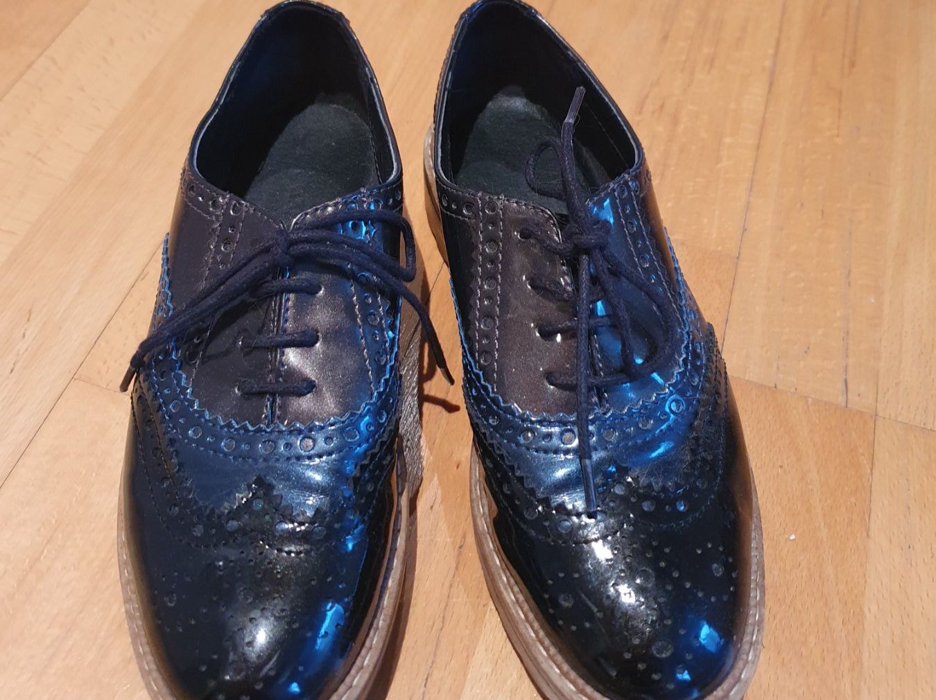 Damenschuhe: Lack Schuhe, dunkelblau, Gr. 37 – Gebraucht aus Kloten von Hektor44 4