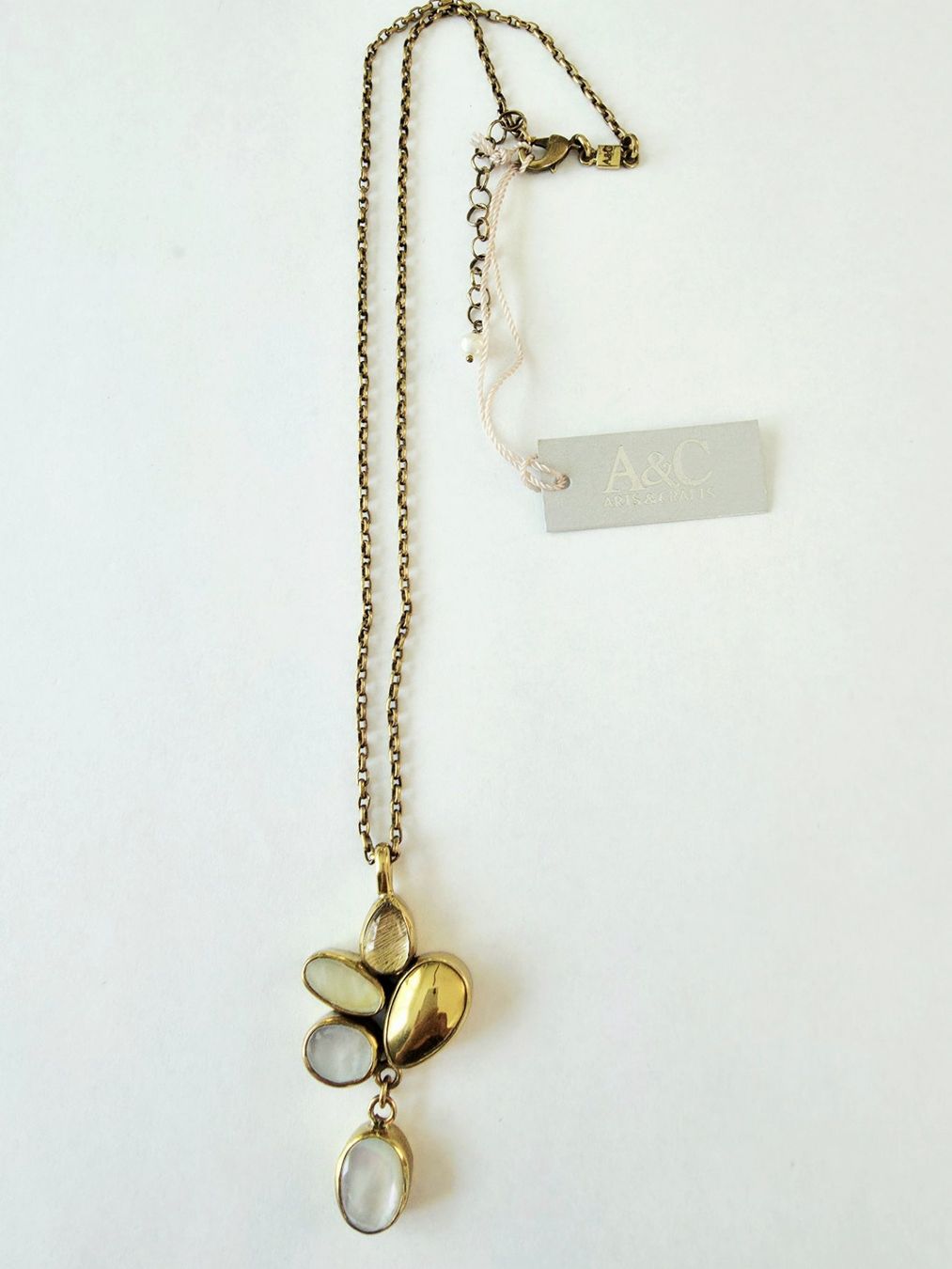 Ketten: Edles Designer Collier mit Perlmutt  - Neu – Neu und originalverpackt aus Uetikon am See von Springdream 3