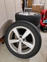 Original Volvo 16" alloy wheels with Nokian Snowproof winter