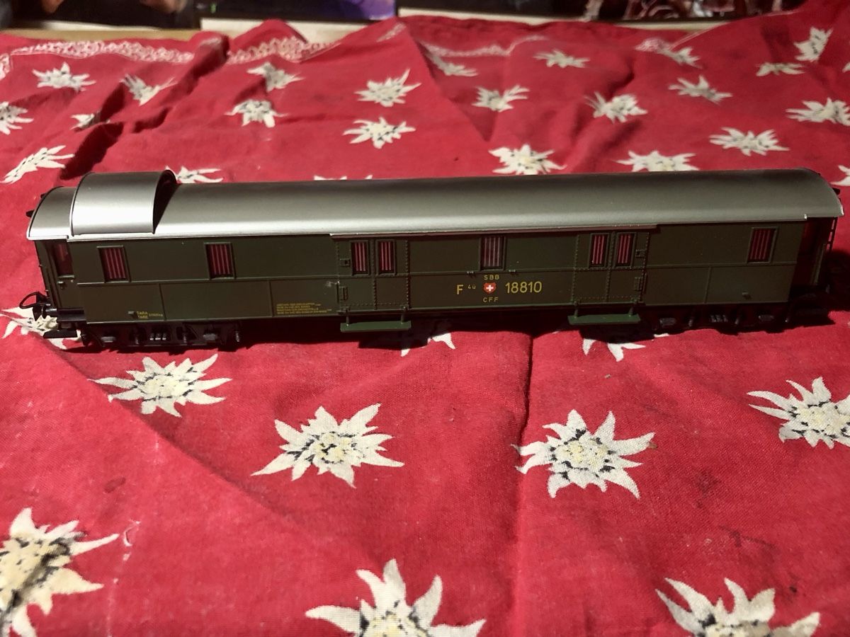 Märklin Modellini di ferrovie: Märklin Güterpostwagen mit OVP – Usato da Balsthal venduto da hammer008