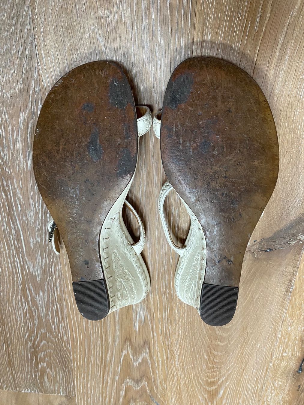 Scarpe da donna: Great white sandals. EUR38 – Usato da Grund b. Gstaad venduto da PlageNeigeplus 5