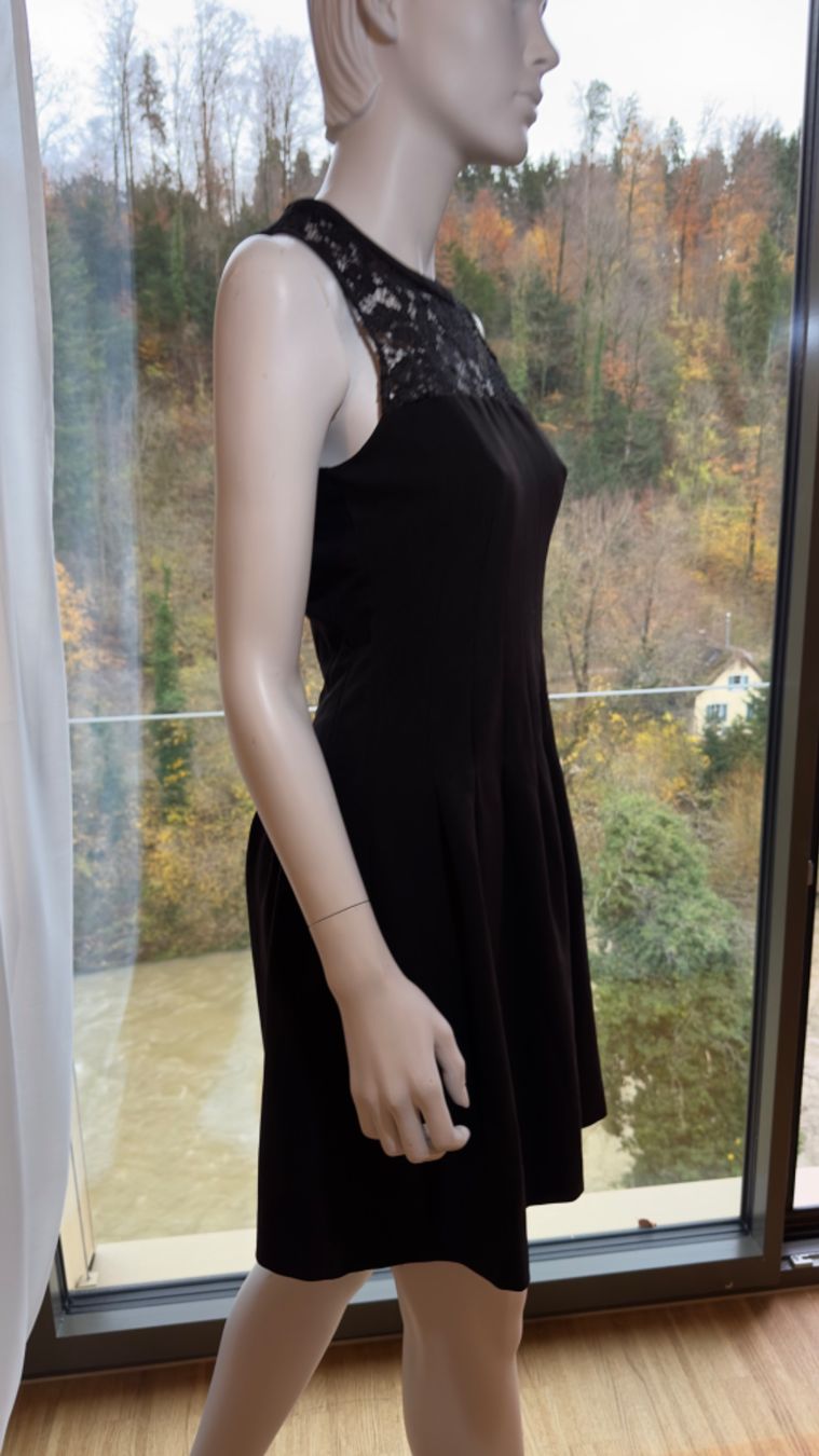 H&M Robes: Kleid von H&M – D'occasion à Adliswil par RicPro 1
