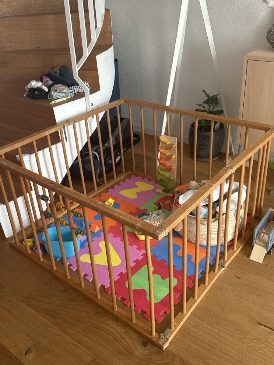 Box & Barriere di sicurezza: Laufgitter Holz mit Spielebogenfunktion – Usato da Bonstetten venduto da sbischof