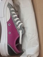 Schöner Chuck Taylor von Converse - Grösse 9 = 43.5/44.0