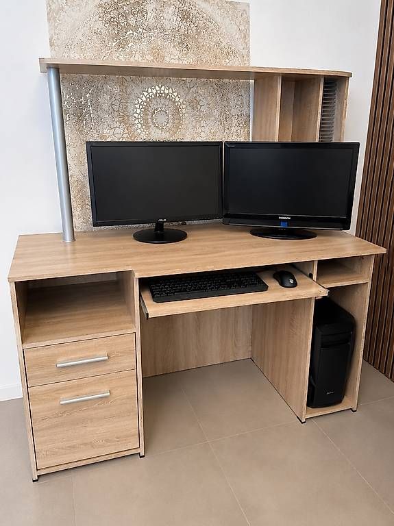 Schreibtische: Bureau en bois – Gebraucht aus Conthey von arn_bv7m