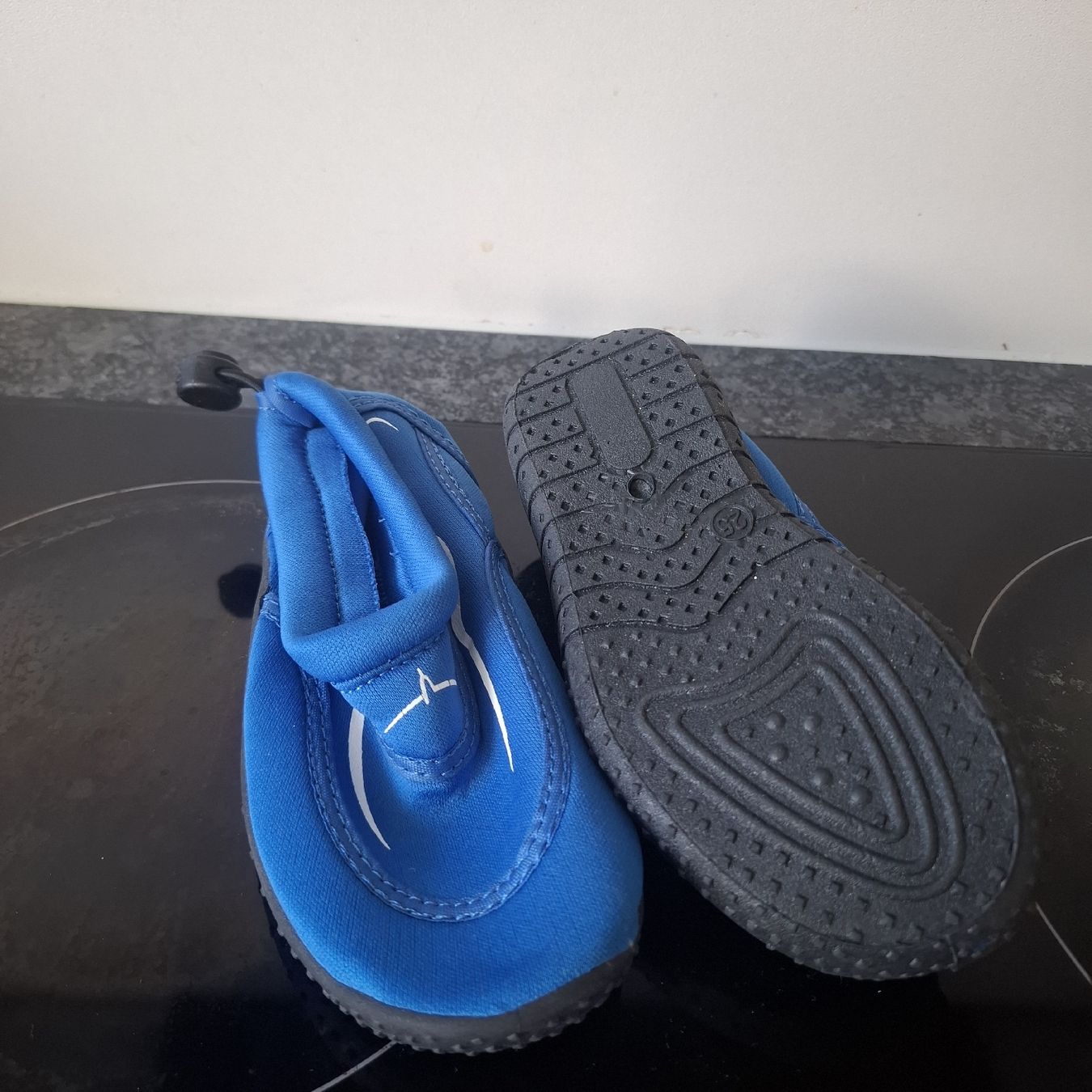 Dosenbach Scarpe per ragazzi: Badeschuhe Kinder Top Zustand Gr. 25 – Usato da Fischbach-Göslikon venduto da Rainbow88 1