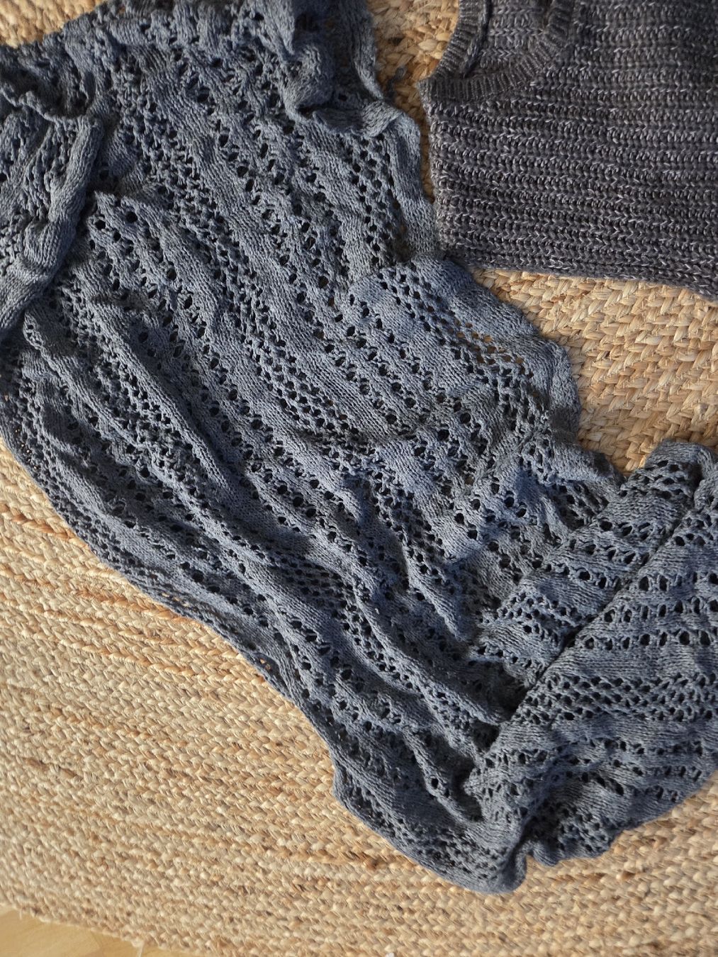Lotti di vestiti: Pullunder & Bolero Schulterjäckli grau Strick Oberteile Boho – Usato da Pratteln venduto da madi1990 2