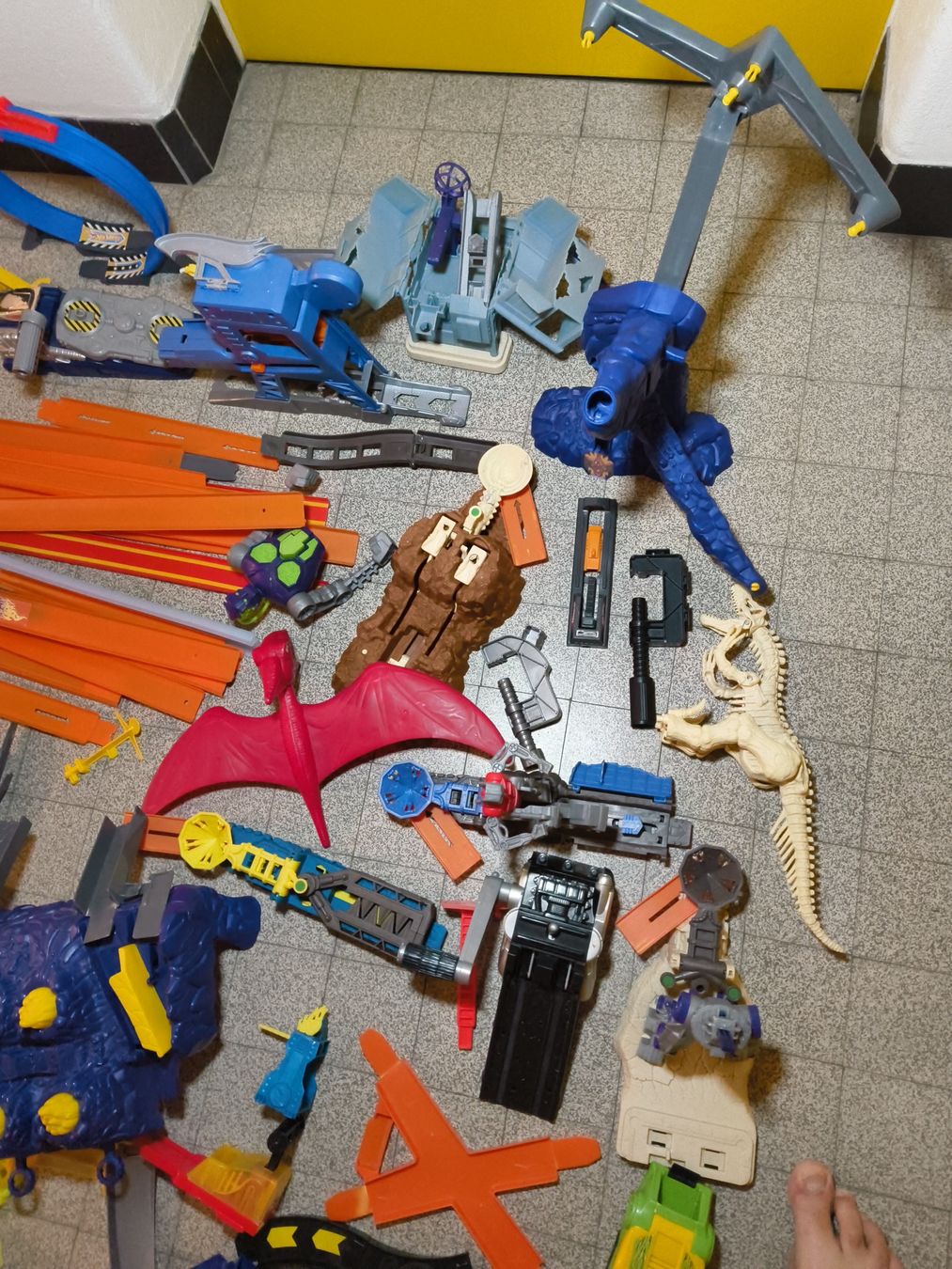 Hot Wheels Piste: Riesige Sammlung Mattel Hot Wheel Bahn Teile – Usato da stettlen venduto da VintageBern_ch 4