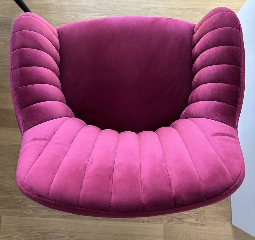 Stühle: 6 Samtstühle Bordeauxrot/Himbeerrot – Gebraucht aus Luzern von fbi_c6rs 1