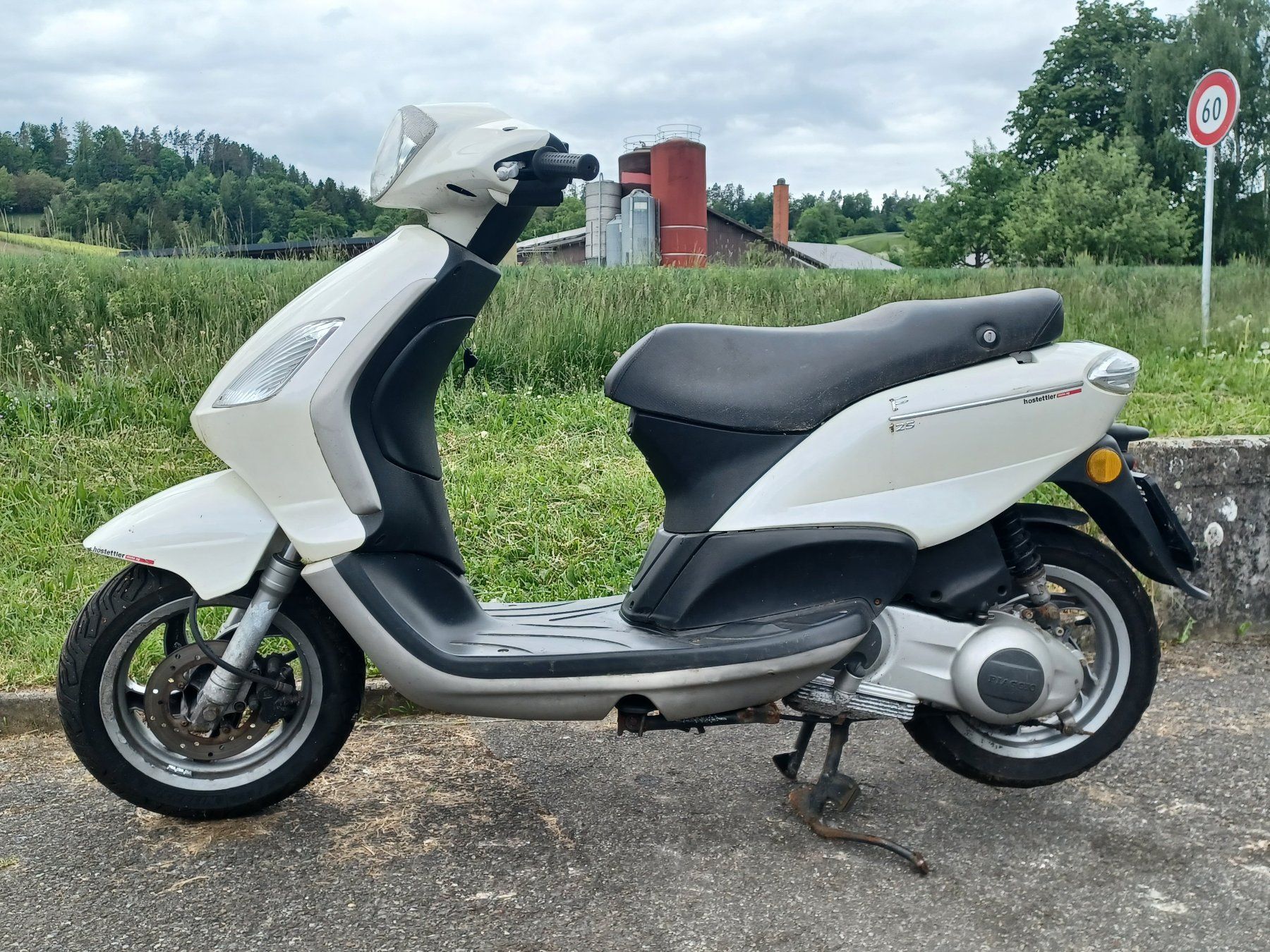 Piaggio Scooters: Piaggio Fly 125 ccm Roller Scooter                ab 1 Fr.- – Gebraucht aus Schleitheim von  1