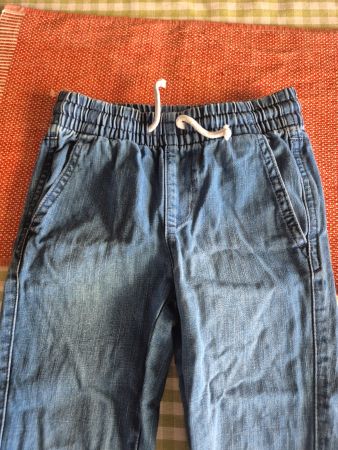 Bequeme H&M Jeans Jogger Denim Gr. 104.