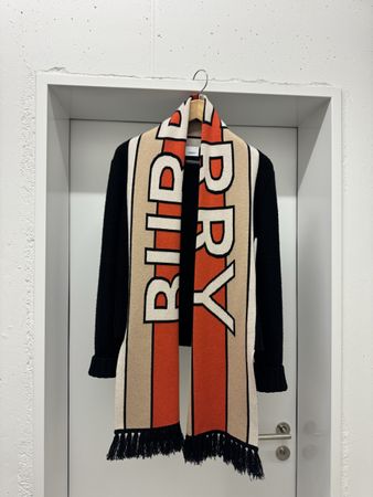 Stylish Burberry Cardigan - size S 
