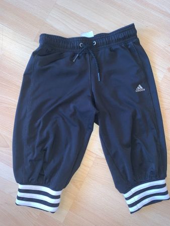 Sporthose Short knielang Adidas 116 (bis 122/128)
