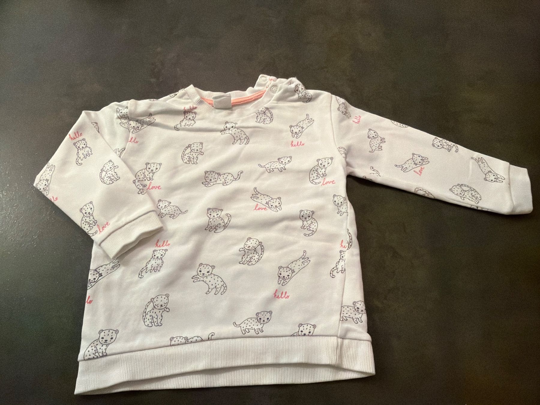 H&M Pullover & Sweatshirts: H&M Pullover weiss mit Tiermuster; Grösse 86 – Gebraucht aus Brüttisellen von val_r8g6