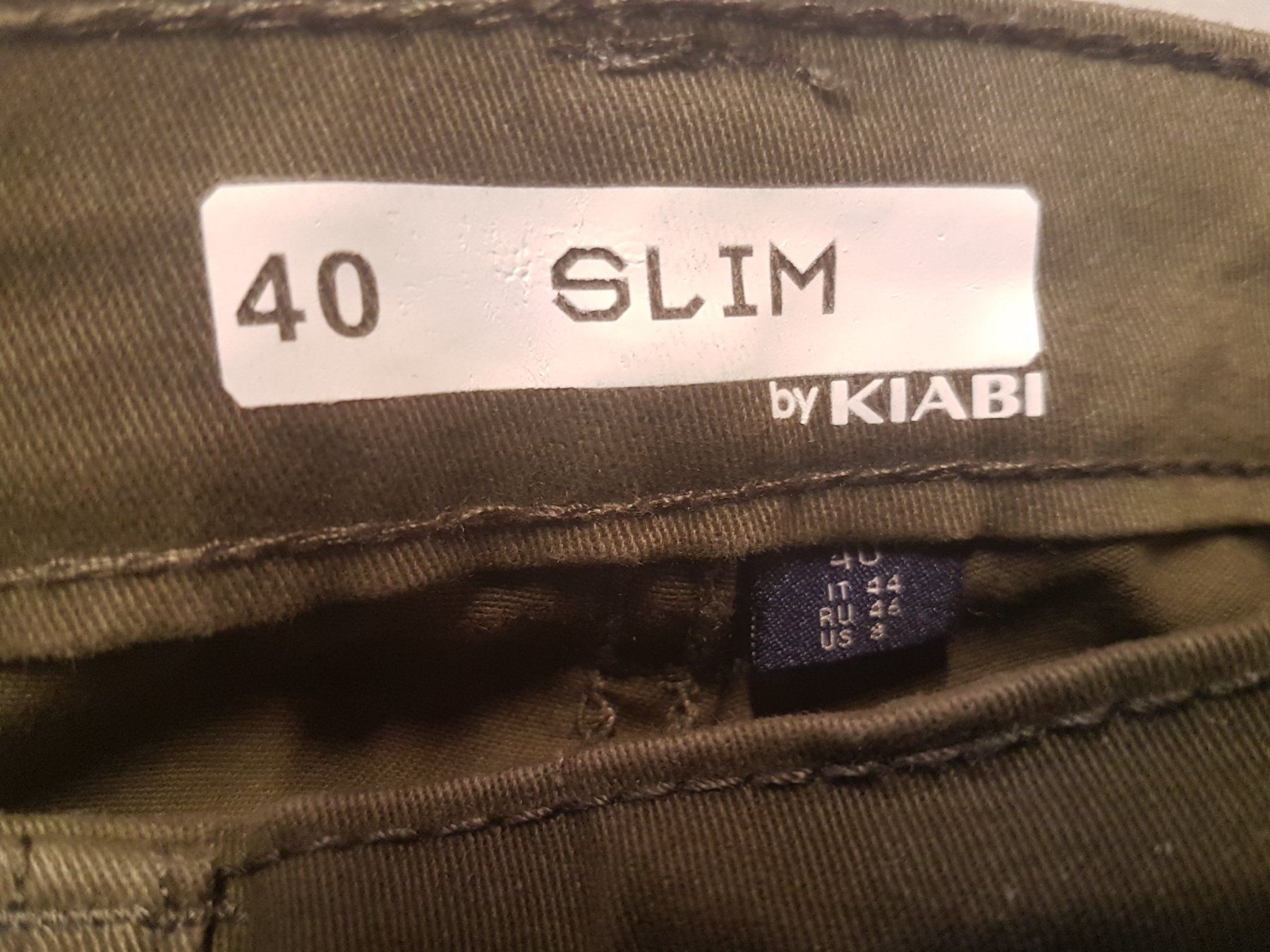 Hosen: Pantalon slim vert olive taille 40 marque Kiabi – Gebraucht aus Villiers von san_jn5w 2