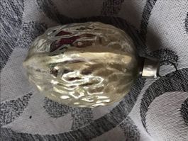 Alte silberne Nuss Baumnuss Christbaumschmuck