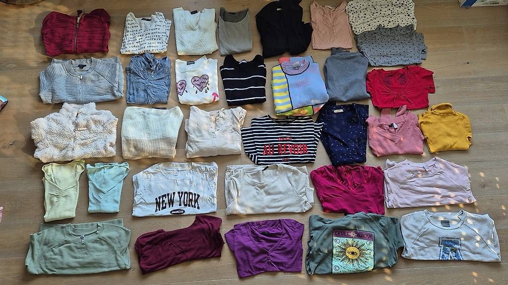 Lots de vêtements: Viele verschiedene Kleider Gr. S – D'occasion à Hagneck par Excite3 3