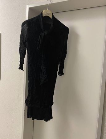 Schwarzes Kleid Malene Birger Gr. 34/XS, Seide Crinkle Look