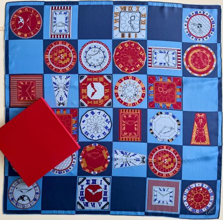 CARTIER Foulard “Clocks”,100% soie, box rouge générique