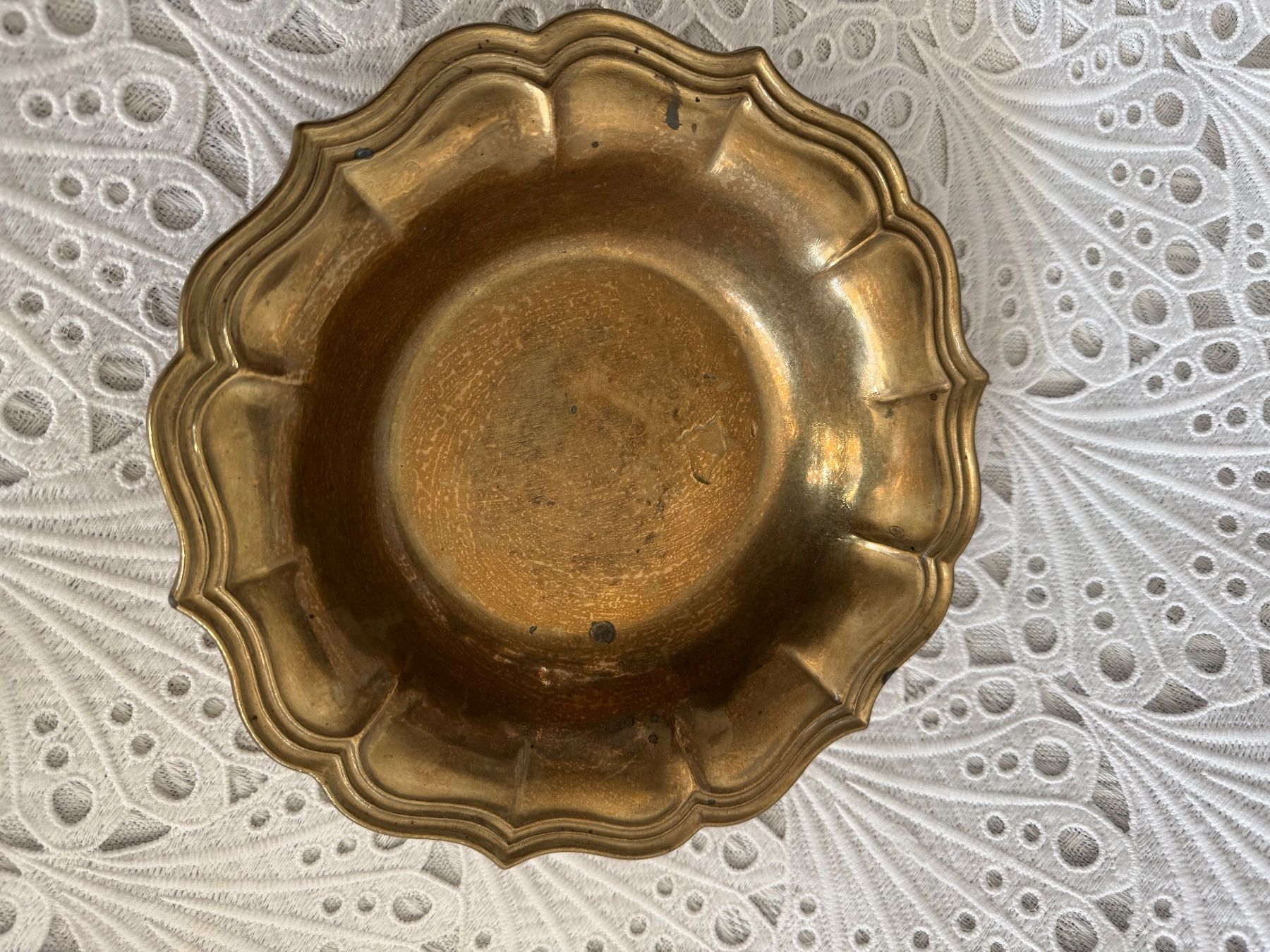 Ciotole: Alter Messingschale mit gewelltem Rand 24cm – Usato da Frenkendorf venduto da Only1 2