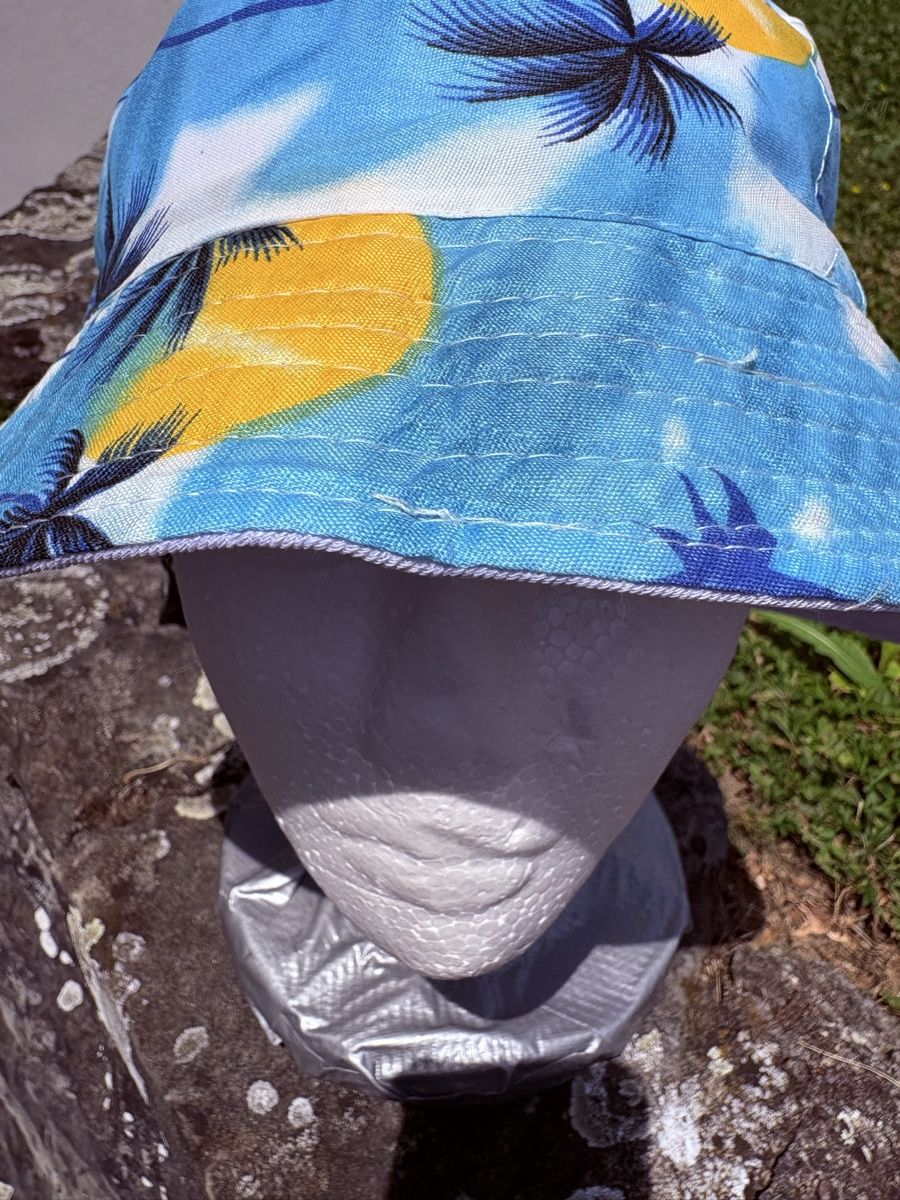 Chapeaux, bonnets & casquettes: Fischer, Hut mit Muster oder Uni beidseitig Anziehbar – Neuf (Voir description) à Zürich par venusandmars 3