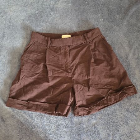 H&M Shorts Gr. 40 "Dunkles Pflaumenlila"