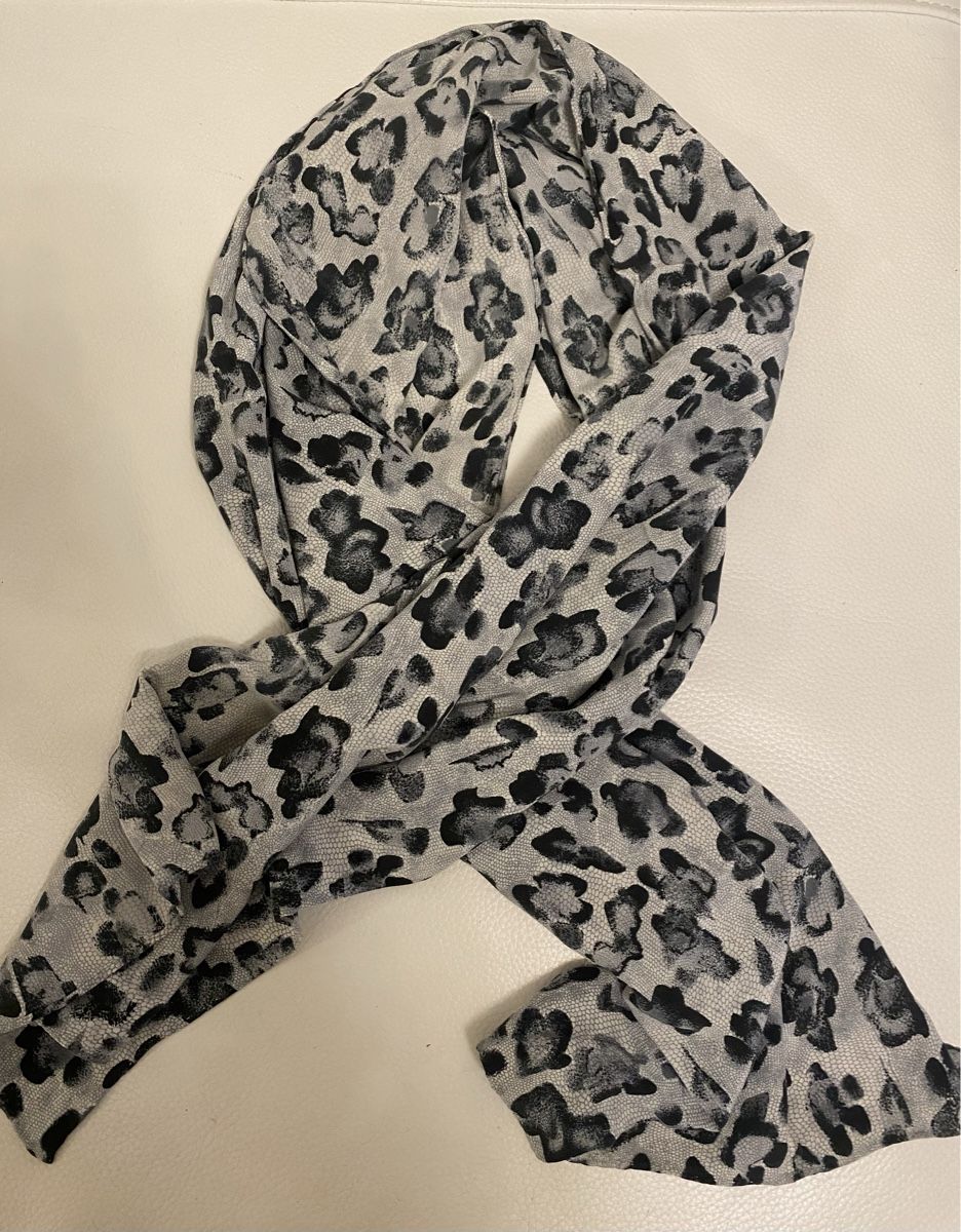 Foulard & Sciarpe: Seiden Schal 🌸 – Usato da Opfikon venduto da Luis144 1