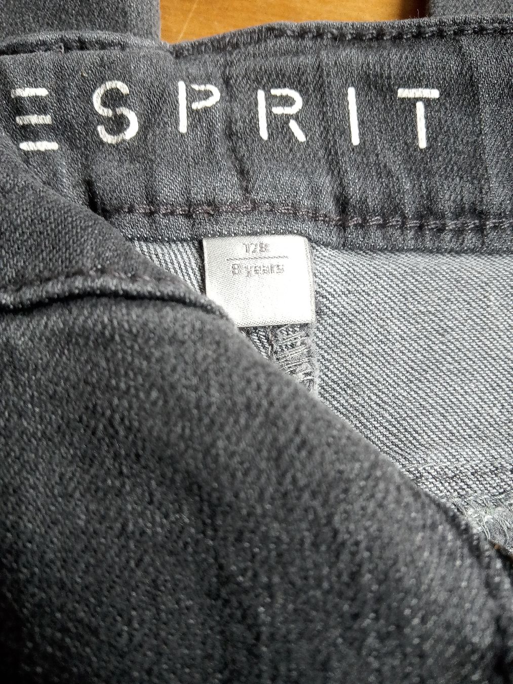 Esprit Pantaloni: Esprit Jeans, Grau, Gr. 128, Kinderjeans! – Usato da Büren SO venduto da swelch 3