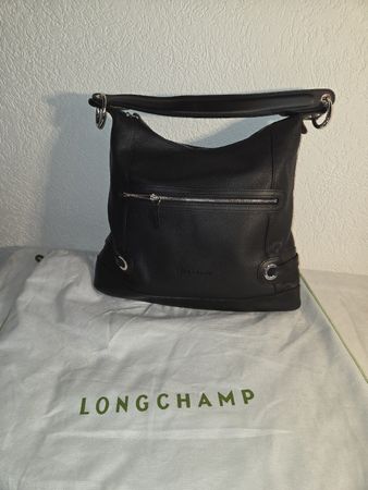 Sac Longchamp en cuir noir grainé,