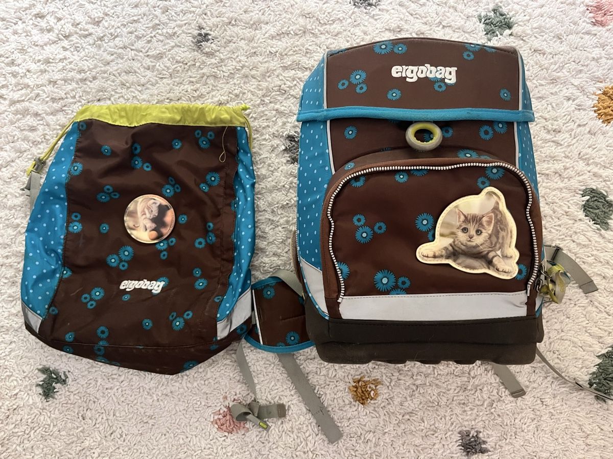 Sacs à dos: Ergobag Schulrucksack-Set inkl. Sporttasche & Regenschutz – D'occasion à St.Gallen par Pulo23 1