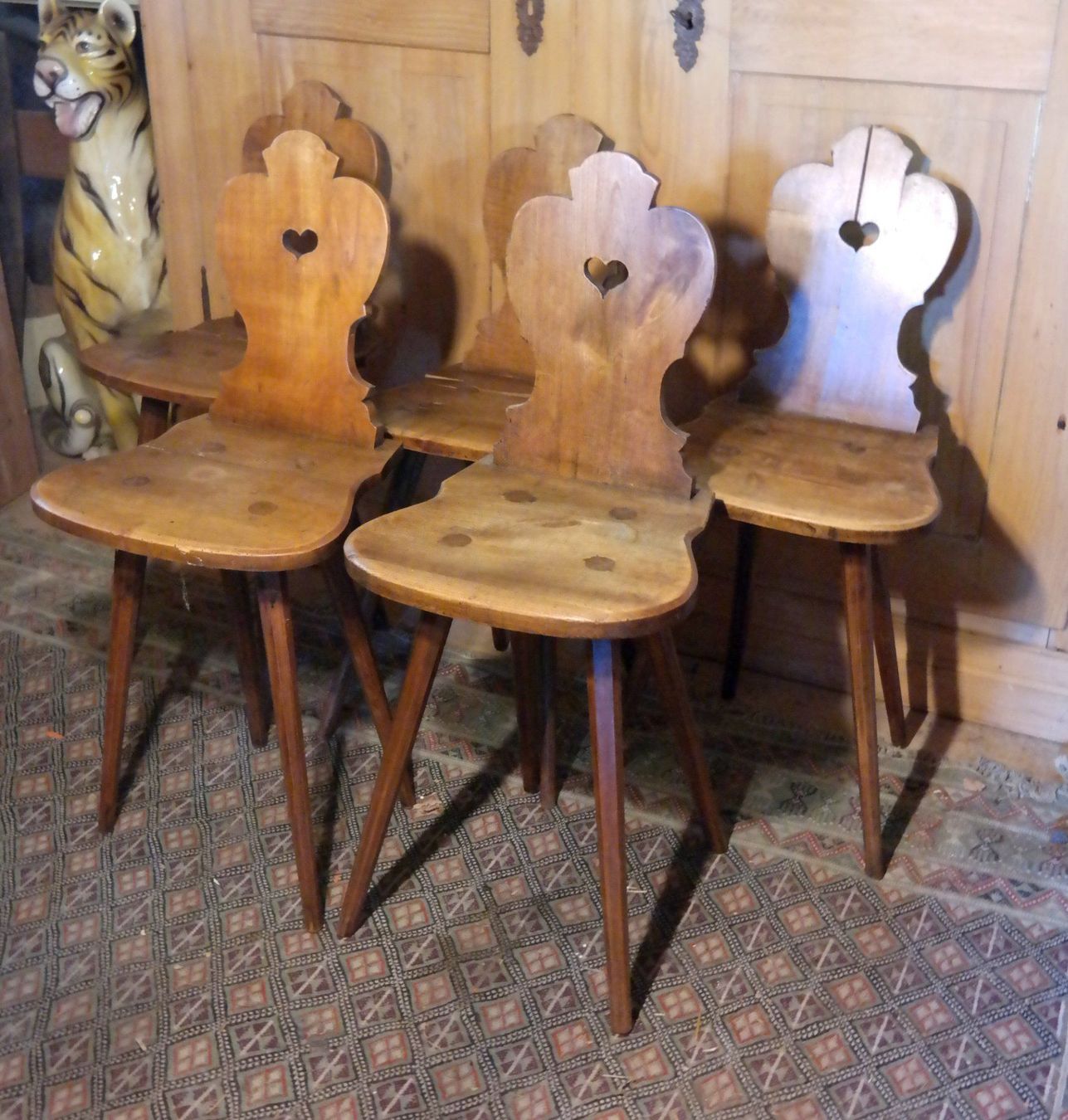 Chaises: 5 alte antike Stabellen Stabelle – D'occasion à Opfertshofen SH par museumswert