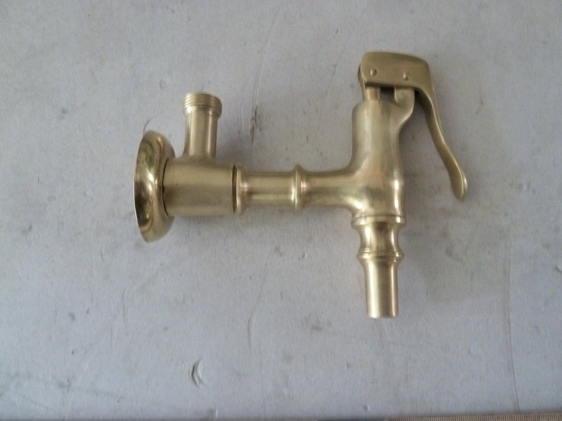 Rubinetteria: Vintage Wasserhahn, Zapfhahn, robinet, à pression – Usato da Aarwangen venduto da vintagehandel