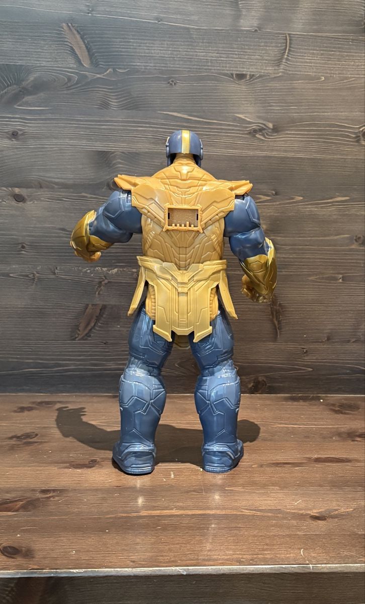 Hasbro Statuette: Thanos Figur Marvel – Usato da Villmergen venduto da Mercedes405 2