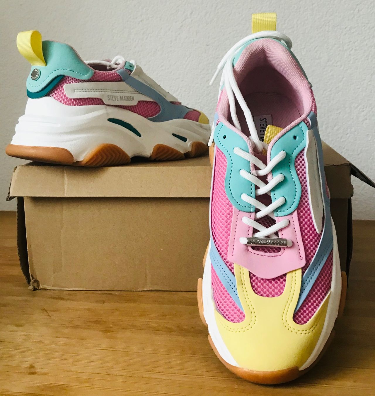 Steve Madden Damenschuhe: Sneaker Steve Madden bunt, Gr.39 – Gebraucht aus Zürich von KEEPINSPIRED 3