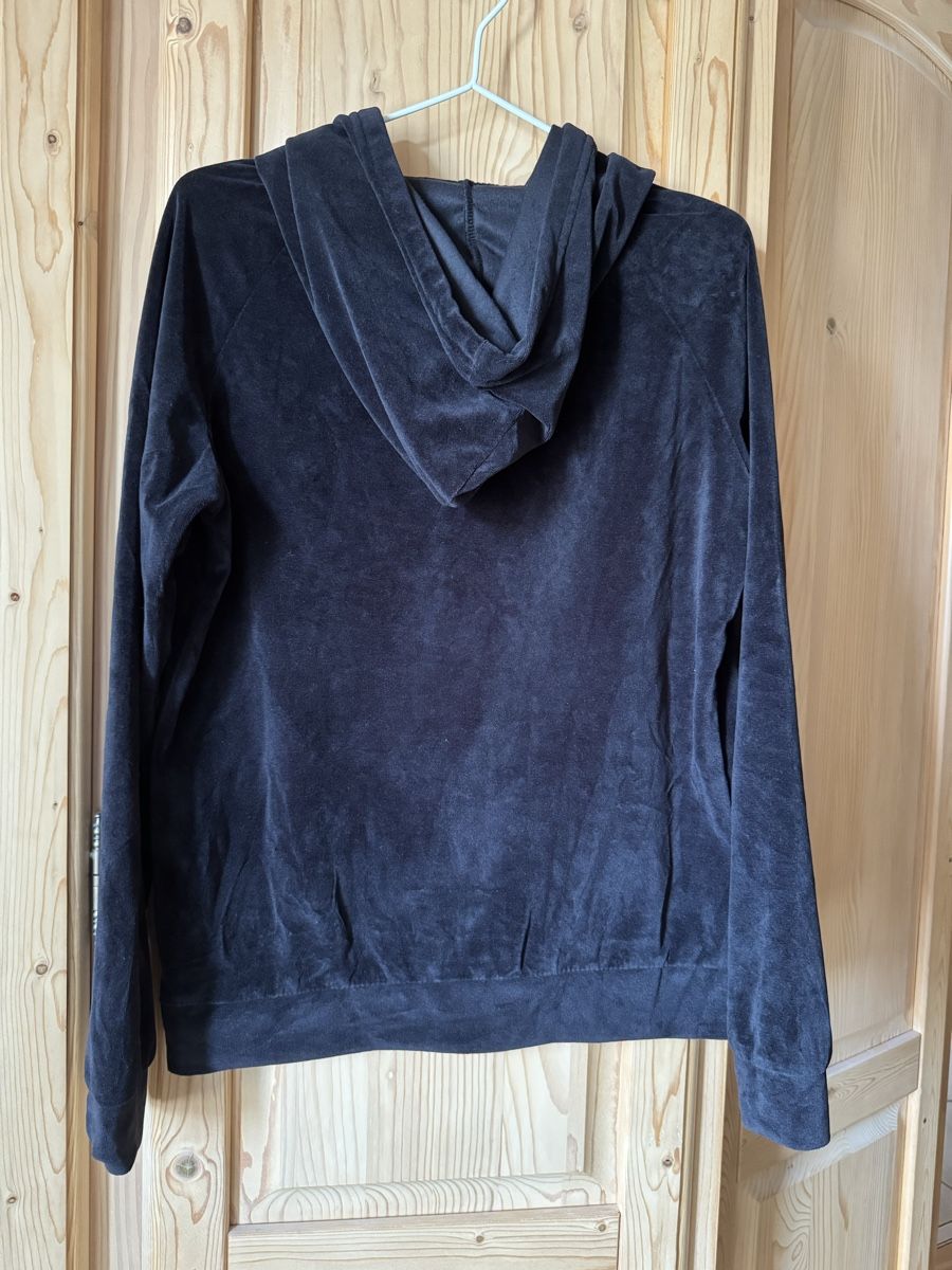 Pullover & Sweatshirts: Samt-Hoodie, Grösse M, Schwarz – Gebraucht aus Hergiswil NW von kaufe_bei_kaufmann 1