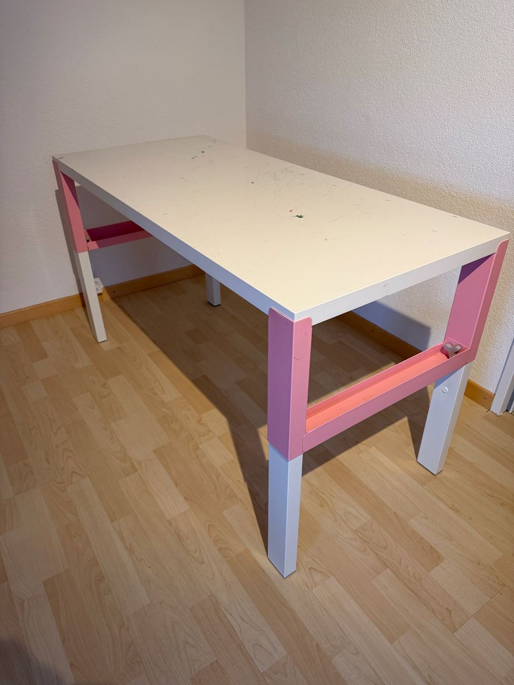 Ikea Altri mobili: Verstellbare Kindertischgestell von IKEA – Usato da Gebenstorf venduto da doomedsardines 1