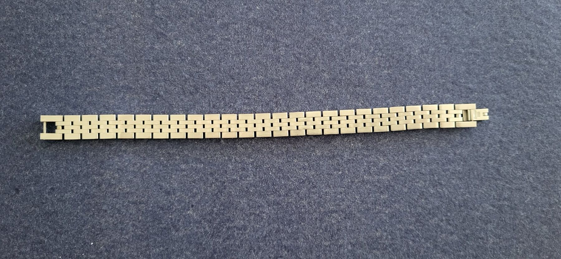 Bracciali & Braccialetti: Schönes Edelstahl Armband mit den Initialen M V – Usato da Brugg AG venduto da Leona90 4
