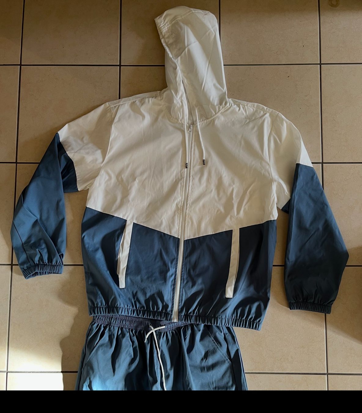 Kleiderpakete: Survêtement / Training XXXL – Gebraucht aus Sierre von boadicea_victorious 1