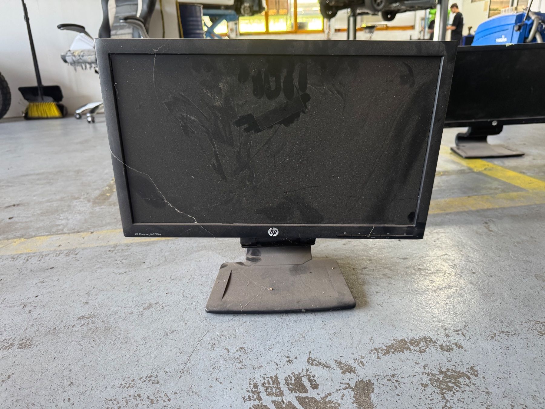 Monitor: HP Monitor – Usato da Bilten venduto da g-m-w