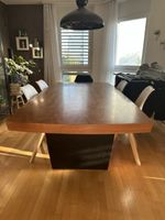 Wunderschöner Esstisch aus Holz