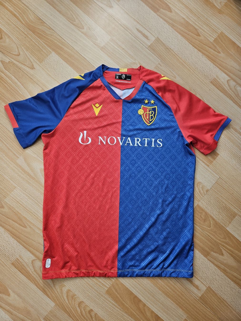 FC Basel Canottiere & Pantaloni: FC Basel Trikot Saison 2022/2023 – Usato da Gais venduto da exakt82