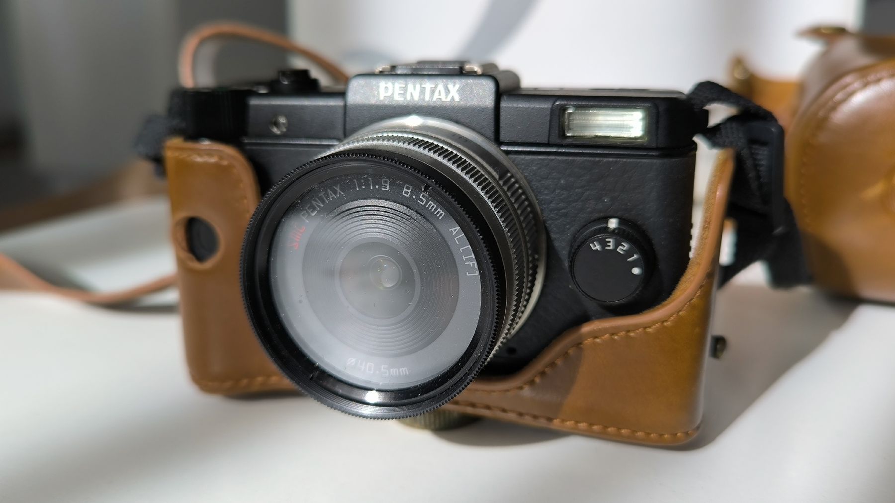 Pentax Fotocamera: Pentax Q pack complet + accesoires – Usato da Riaz venduto da vanucaptures 1