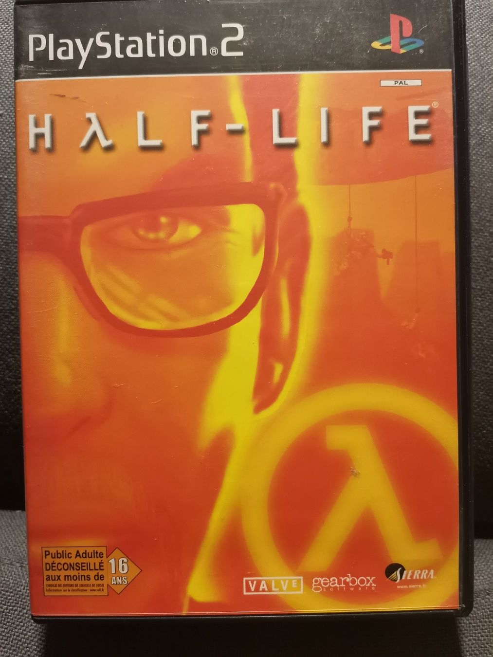 Giochi: Gioco PS2 Half-Life versione PAL completo – Usato da La Chaux-de-Fonds venduto da Catchmi