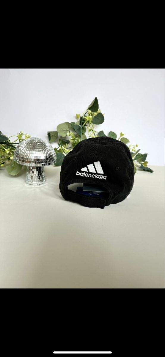 Balenciaga Copricapi, berretti & cappellini: ADIDAS X BALENCIAGA BLACK CAP – Nuovo (secondo la descrizione) da Lausanne venduto da S_luxury 1