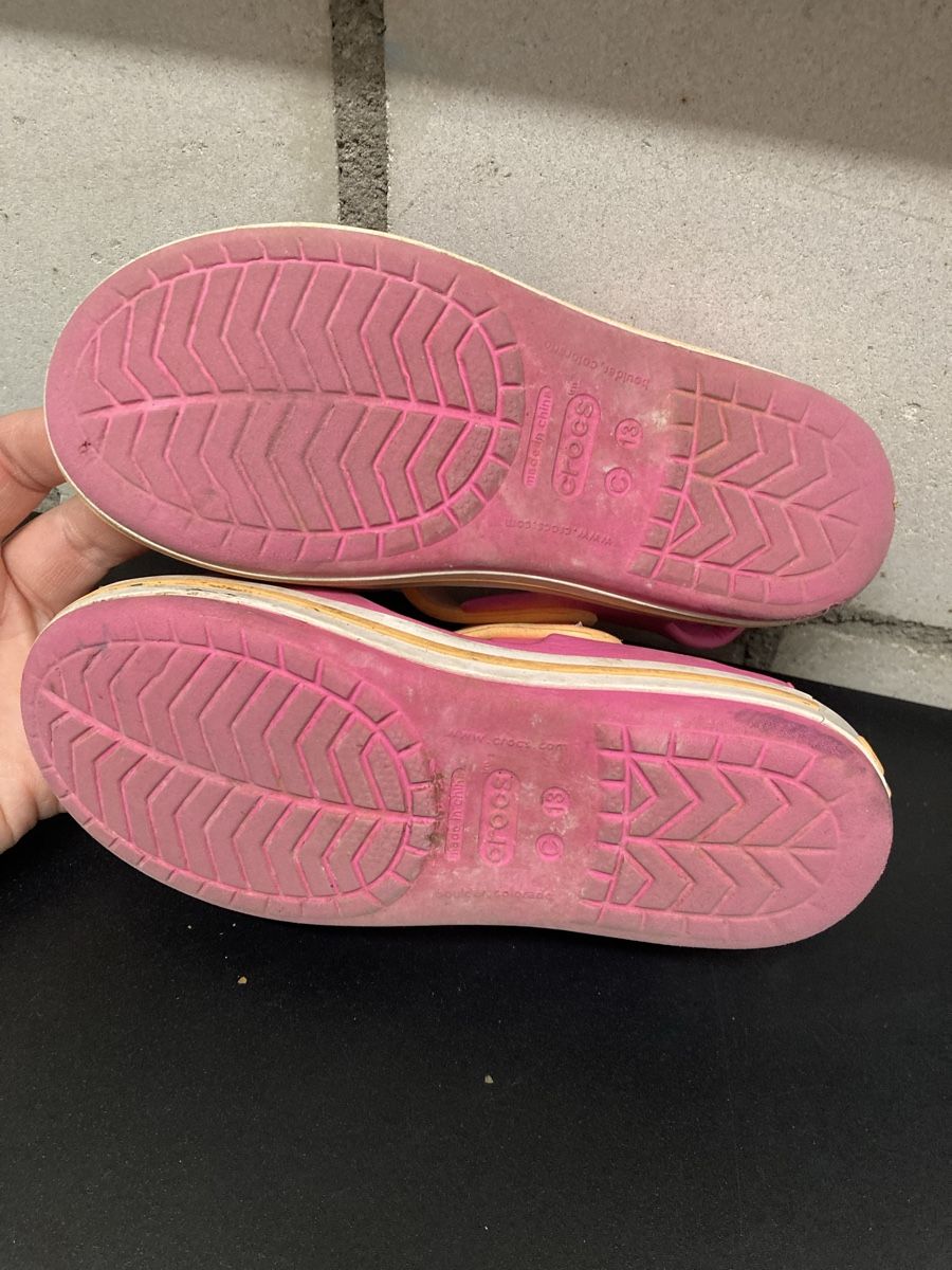 Crocs Scarpe per ragazze: Pinke Crocs Sandalen – Usato da Röschenz venduto da rah_8hkj 2