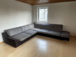 Modernes Ecksofa mit ausziehbarer Bettfunktion