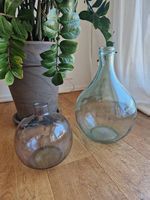 2 Glasvasen rund und Tropfenform transparent neuwertig