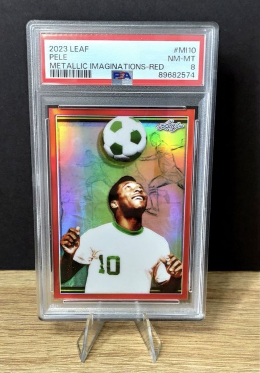 Sammelbilder & Trading cards: 2023 Leaf Pele Metallic Imaginations Red #/199 PSA 8 – Neu und originalverpackt aus Arisdorf von BSC85