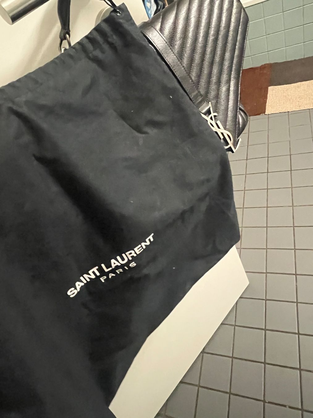 Saint Laurent Borse da donna: Yves Saint Laurent College – Usato da Ebikon venduto da loy_wjg6 6